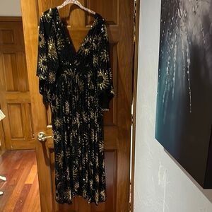 Elegant Black and Gold Women's Dress🖤💛